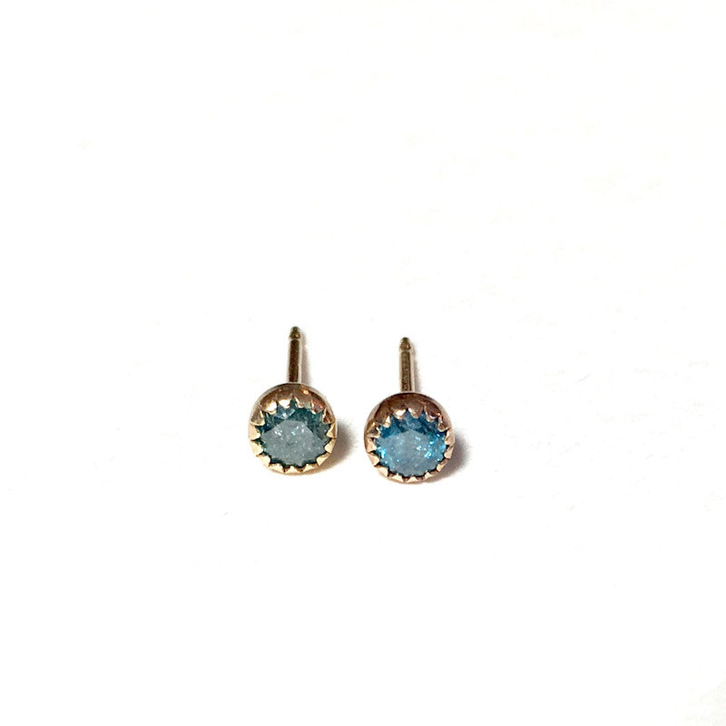 single stone stud 14K